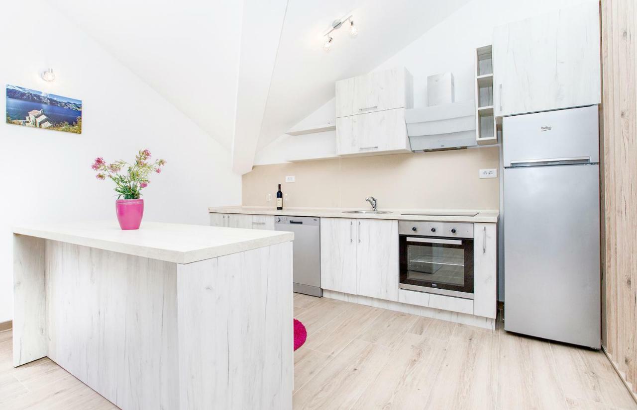 Apartments Mezini 11 كوتور المظهر الخارجي الصورة
