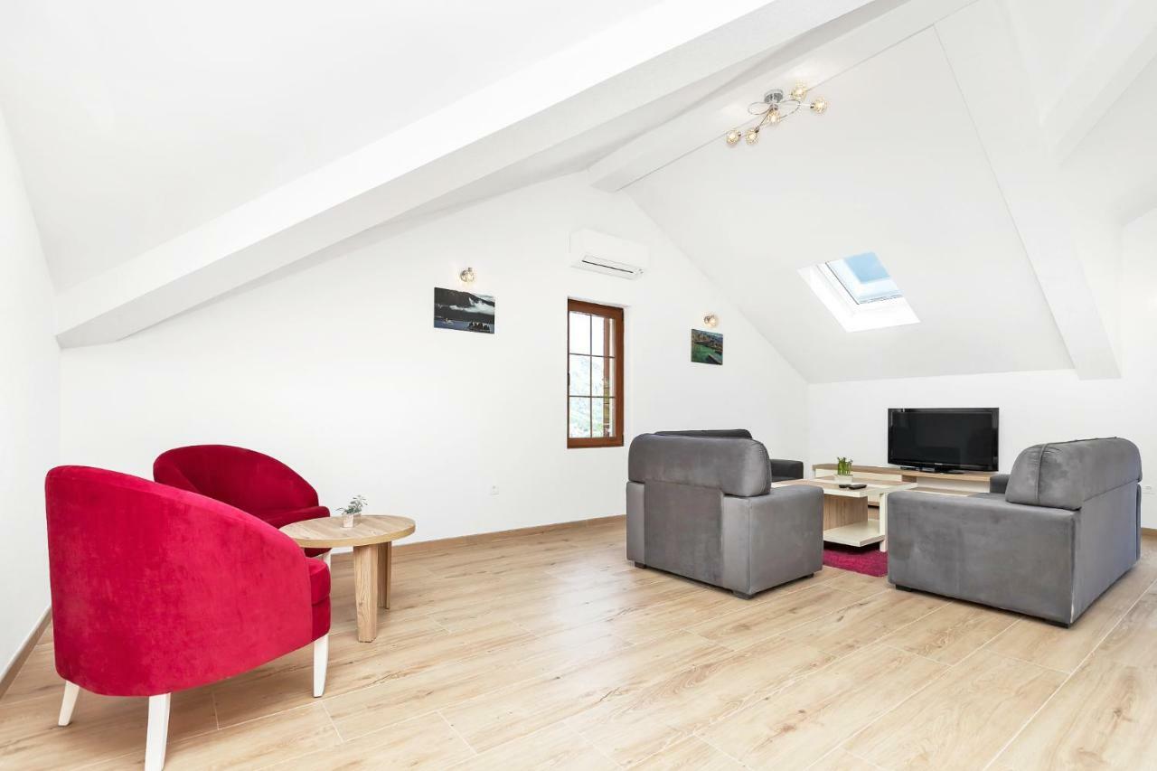 Apartments Mezini 11 كوتور المظهر الخارجي الصورة